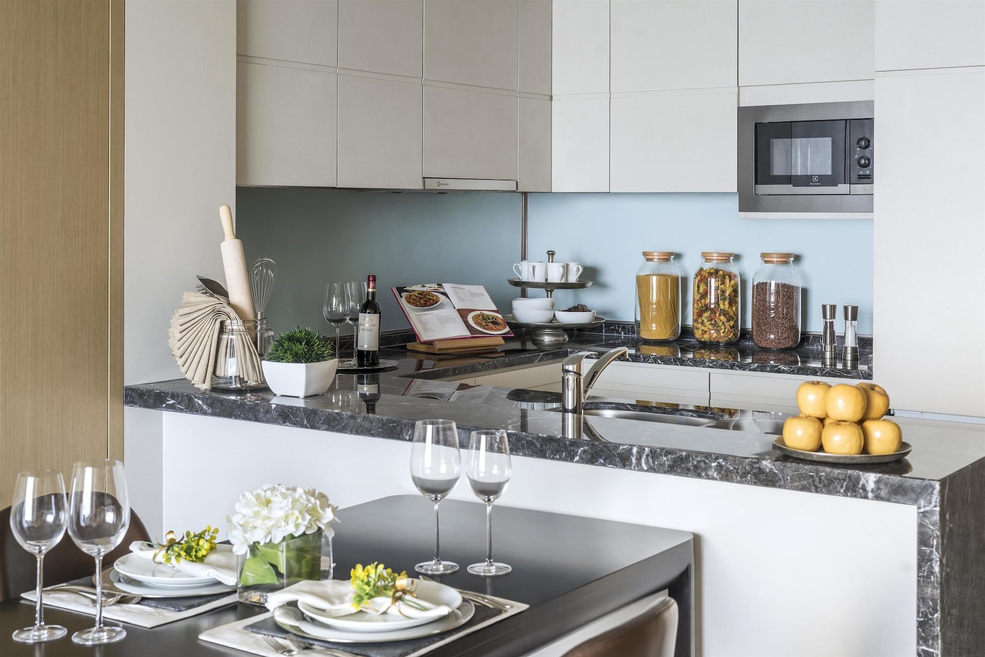 Shangri-La Kolombo Bagian luar foto A modern kitchen