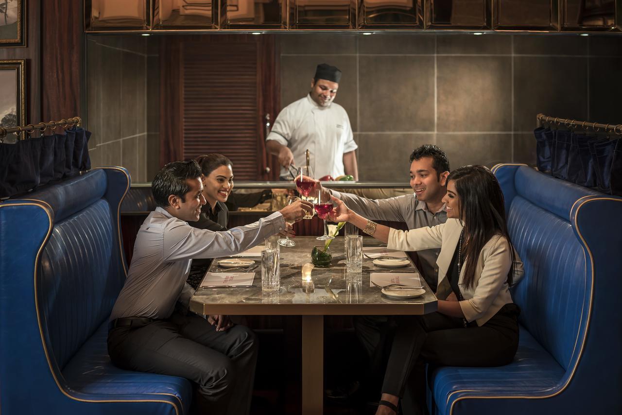 Shangri-La Kolombo Bagian luar foto A restaurant in Mumbai, India